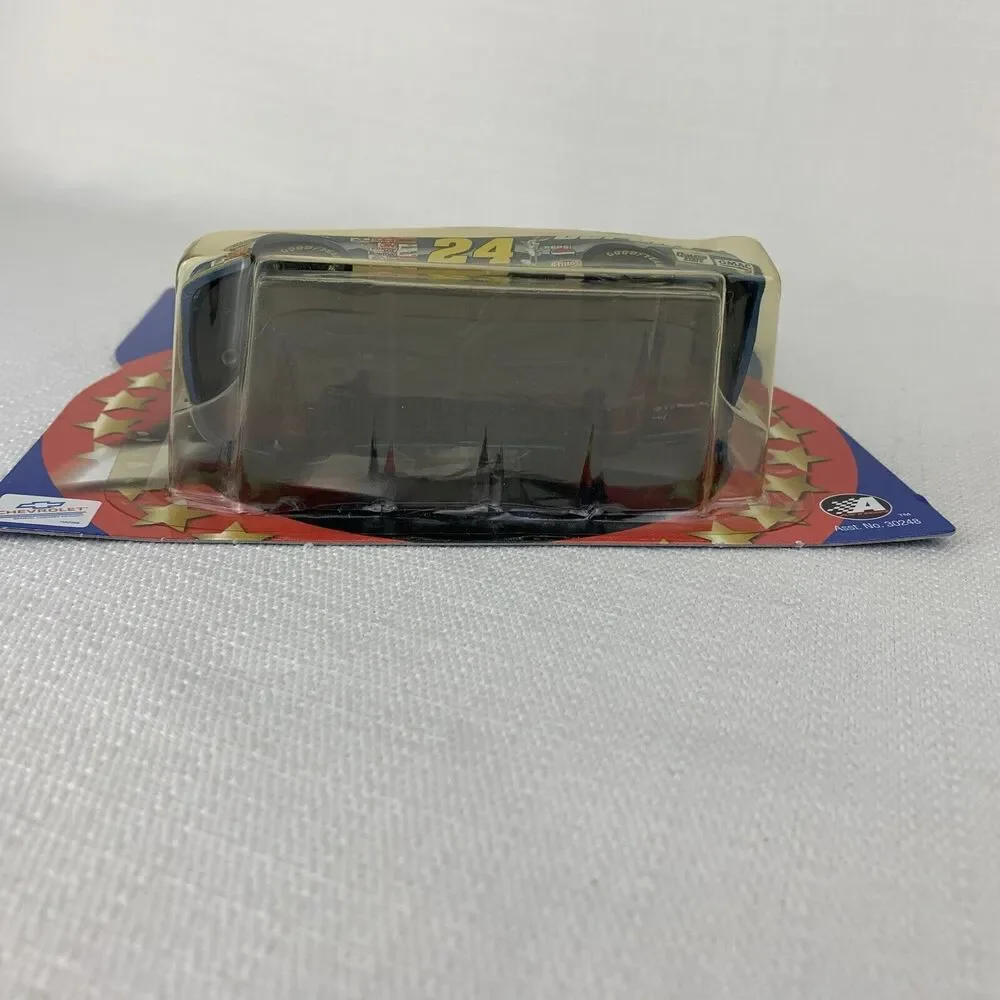 2001 Winner’s Circle Double Platinum‎ Jeff Gordon 24 Dupont Looney Tunes Nascar